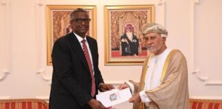 സോമാലിയൻ പ്രസിഡന്റിൽ നിന്ന് സന്ദേശം സ്വീകരിച്ച് സുൽത്താൻ ഹൈതം ബിൻ താരിക്ക്