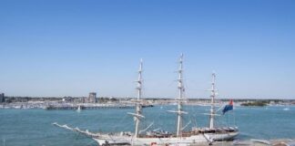 യുകെയിലെ പോർട്ട്സ്മൗത്തിൽ എത്തി ഷബാബ് ഒമാൻ രണ്ടാമൻ