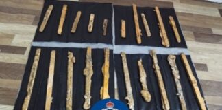 മസ്കറ്റിലെ ജ്വല്ലറിയിൽ നിന്ന് മോഷണം നടത്തിയ മൂന്ന് പേർ അറസ്റ്റിൽ