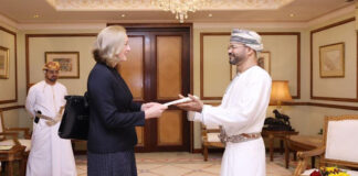 പുതിയ സ്ഥാനപതിമാരുടെ യോഗ്യതാപത്രം ഏറ്റുവാങ്ങി ഒമാൻ വിദേശകാര്യ മന്ത്രി