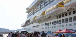 ഇറ്റാലിയൻ ക്രൂസ് കപ്പലിനെ സ്വീകരിച്ച് സുൽത്താൻ ഖാബൂസ് തുറമുഖം