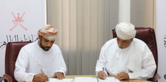 അദാഹിറ ഗവർണറേറ്റിലെ വികസന, സേവന പദ്ധതികൾക്കായി നാല് കരാറുകളിൽ ഒപ്പുവച്ചു