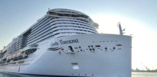 ഇറ്റാലിയൻ ക്രൂസ് കപ്പൽ സ്വീകരിച്ച് സലാല തുറമുഖം