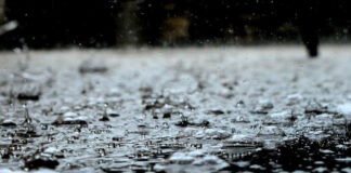 ഒമാനിലുടനീളം മഴ തുടരുന്നു