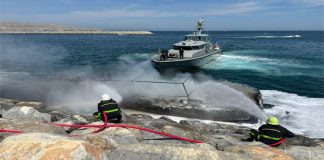 ഖസബ് ബോട്ടിന് തീപിടിച്ച് ഒരാൾ മരിച്ചു