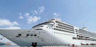 9,000-ത്തിലധികം യാത്രക്കാരുമായി മൂന്ന് ക്രൂസ് കപ്പലുകൾ സലാല തുറമുഖത്തെത്തി