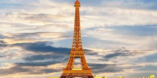 പാരീസിലെ ഒമാൻ എംബസി ഒമാനി പൗരന്മാർക്കായി ഹെൽപ്പ് ലൈൻ നമ്പറുകൾ പുറത്തിറക്കി