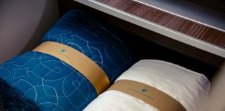 ഓൺ ബോർഡ് പ്ലാസ്റ്റിക് ഉപയോഗത്തിൽ കുറവ് വരുത്തി ഒമാൻ എയർ