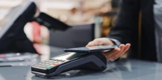 ഡിജിറ്റൽ വാലറ്റ്: ആപ്പിൾ പേ, സാംസങ് പേ എന്നിവ ഒമാനിൽ ഉടൻ ലഭ്യമാകും