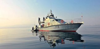 അന ധികൃതമായി ഒമാനിലേക്ക് കടക്കാൻ ശ്രമിച്ച 16 പേർ അറ സ്റ്റിൽ