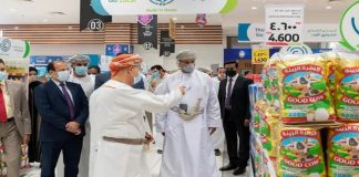 സലാല ലുലു ഹൈപ്പർ മാർക്കറ്റിൽ ഒമാനി ഉൽപന്നങ്ങളുടെ പ്രദർശനവും വിൽപനയും