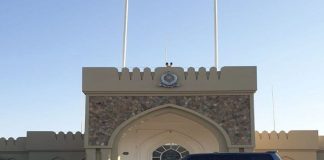 ദാഖ്ലിയയിൽ ഡ്രിഫ്റ്റിംഗ് നടത്തിയ ഡ്രൈവറെ റോയൽ ഒമാൻ പോലീസ് അറസ്റ്റ് ചെയ്തു