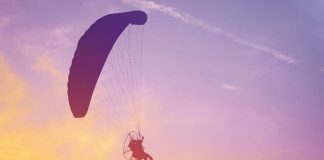 ഒമാനിൽ പാരാമോട്ടറിങ്ങ് നടത്താൻ മാർഗ്ഗനിർദ്ദേശങ്ങൾ പുറത്തിറക്കി സിഎഎ