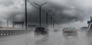 ഒമാനിലെ സ്കൂളുകൾക്ക് തിങ്കളാഴ്ച അവധി പ്രഖ്യപിച്ചു