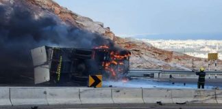 അൽ-അമേറാത്ത് റോഡിൽ വാഹനങ്ങൾക്ക് തീപിടിച്ച് ട്രക്ക് ഡ്രൈവർ മ രിച്ചു