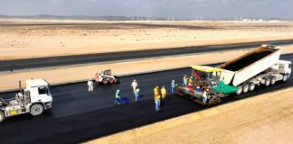 ദുഖ്മിലെ പ്രത്യേക സാമ്പത്തിക മേഖലയിലെ റോഡ് നിർമ്മാണം പുരോഗമിക്കുന്നു