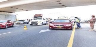 റോഡ് സുരക്ഷ: പുസ്തകങ്ങൾ പുറത്തിറക്കി റോയൽ ഒമാൻ പൊലീസ്