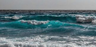 ഒമാനിൽ രണ്ട് ദിവസത്തേക്ക് കടൽ തിരമാലകൾ ഉയരാൻ സാധ്യത