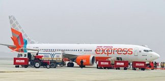 ഇന്നലെ രാത്രി പുറപ്പെട്ട കോഴിക്കോട് – മസ്കറ്റ് എയർ ഇന്ത്യ എക്സ്പ്രസ്സ് വിമാനം മുംബൈയിൽ ഇറക്കി :വിമാനത്താവളത്തിൽ പ്രതിഷേധം