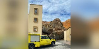 മത്രയിൽ താമസ കെട്ടിടത്തിന്മേൽ പാറ ഇടിഞ്ഞുവീണ് അപകടം; 17 പേരെ രക്ഷപ്പെടുത്തി