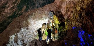 ഒമാനിൽ പാറക്കെട്ടിന് മുകളിൽ നിന്ന് വീണ് സ്വദേശിക്ക് ഗുരുതര പരിക്ക്; ആശുപത്രിയിൽ പ്രവേശിപ്പിച്ചു