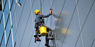 ജൂൺ മുതൽ ഒമാനിൽ മധ്യാഹ്ന തൊഴിൽ നിരോധനം; വിശദ വിവരങ്ങൾ അറിയാം