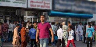 പ്രവാസി തൊഴിലാളികൾക്കായി ‘സമ്പാദ്യ സംവിധാനം’ നടപ്പാക്കാനൊരുങ്ങി ഒമാൻ