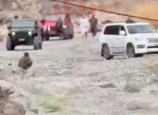 വാദിയിൽ വാഹനങ്ങളിൽ അഭ്യാസ പ്രകടനം നടത്തി; ഒമാനിൽ നിരവധി പേർ അറസ്റ്റിൽ